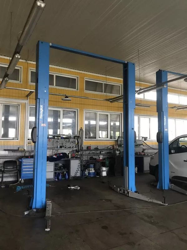 СТО разборка автомагазин на Окружній Renault фото 1