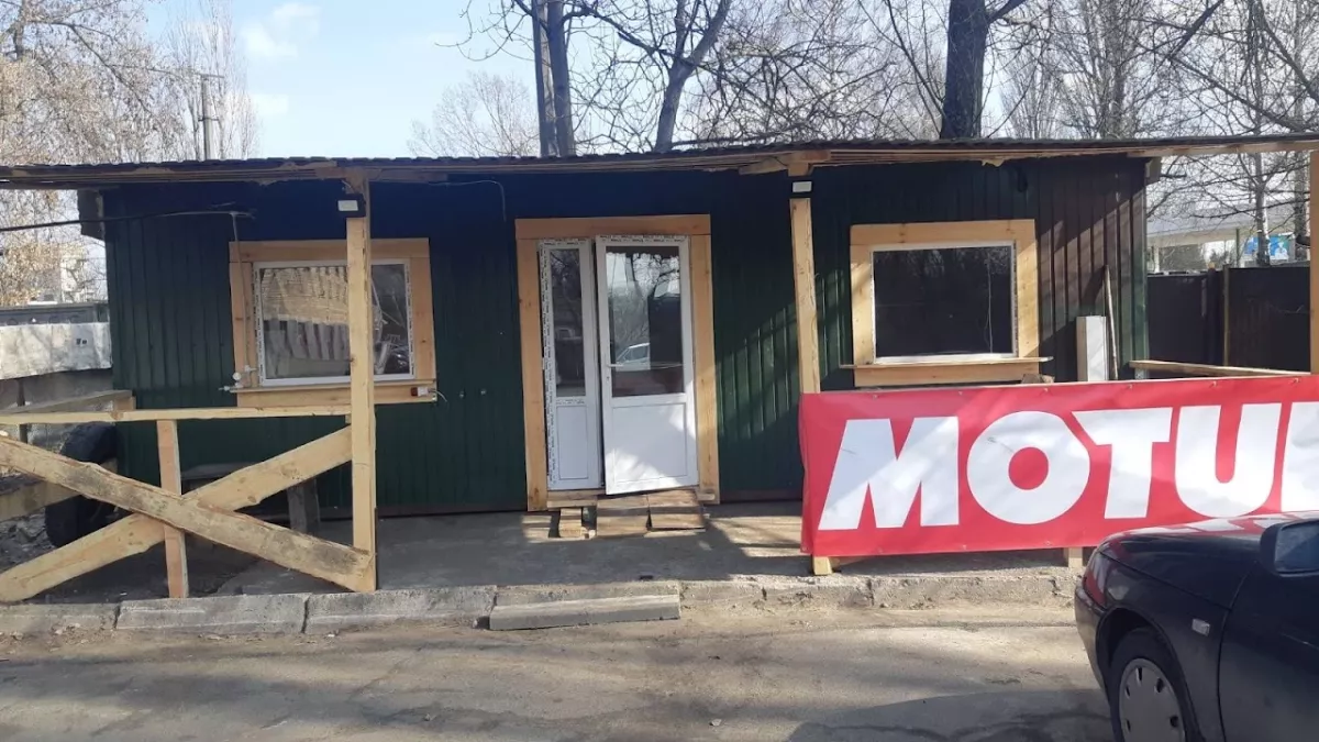 Шиномонтаж для вантажних та легкових автомобілів фото 1