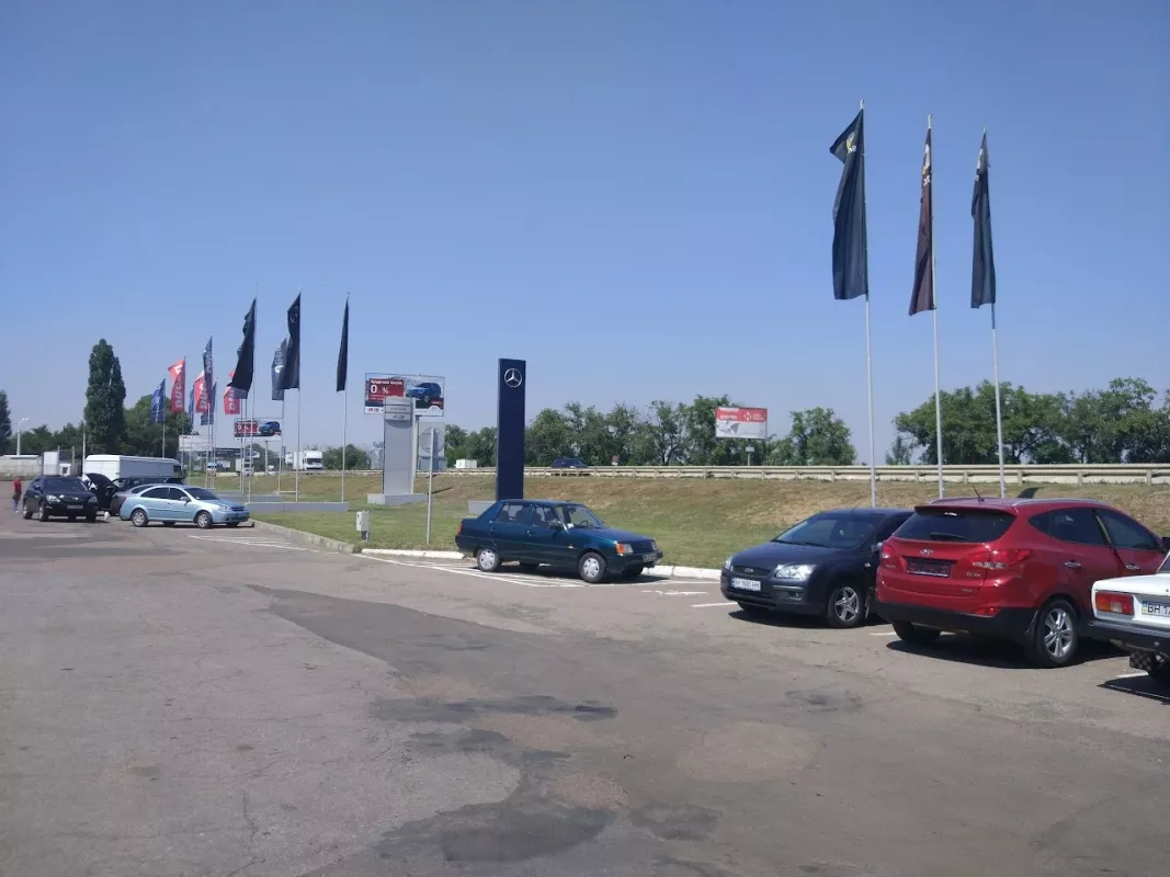 Официальный дилер Mercedes-Benz фото 1