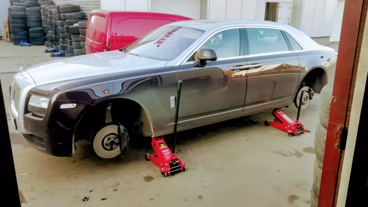 Шиномонтаж у Дніпрі Tirespoint. Ремонт шин та дисків фото 1