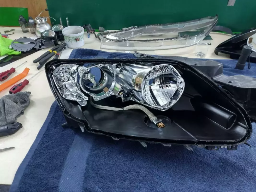 AutoMaximum * Оклейка авто защитной пленкой * Полировка фар авто * Перепаковка, ремонт автомобильных фар, установка и замена линз фото 1